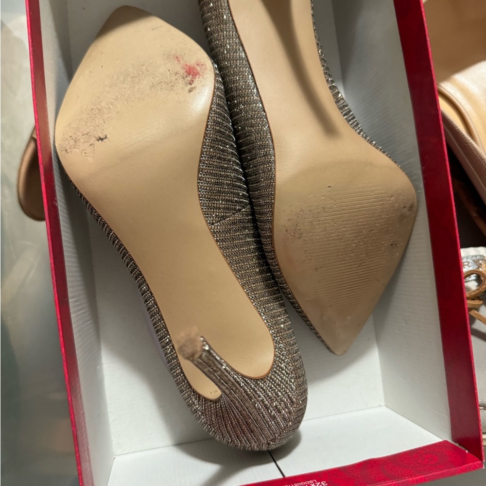 Gold/Silver sparkly heels - Picture 4 of 5
